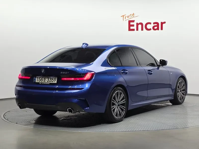 BMW 320 I M Sports, снимка 2 - Автомобили и джипове - 55938231