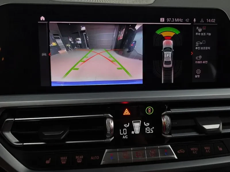 BMW 320 I M Sports, снимка 15 - Автомобили и джипове - 55938231