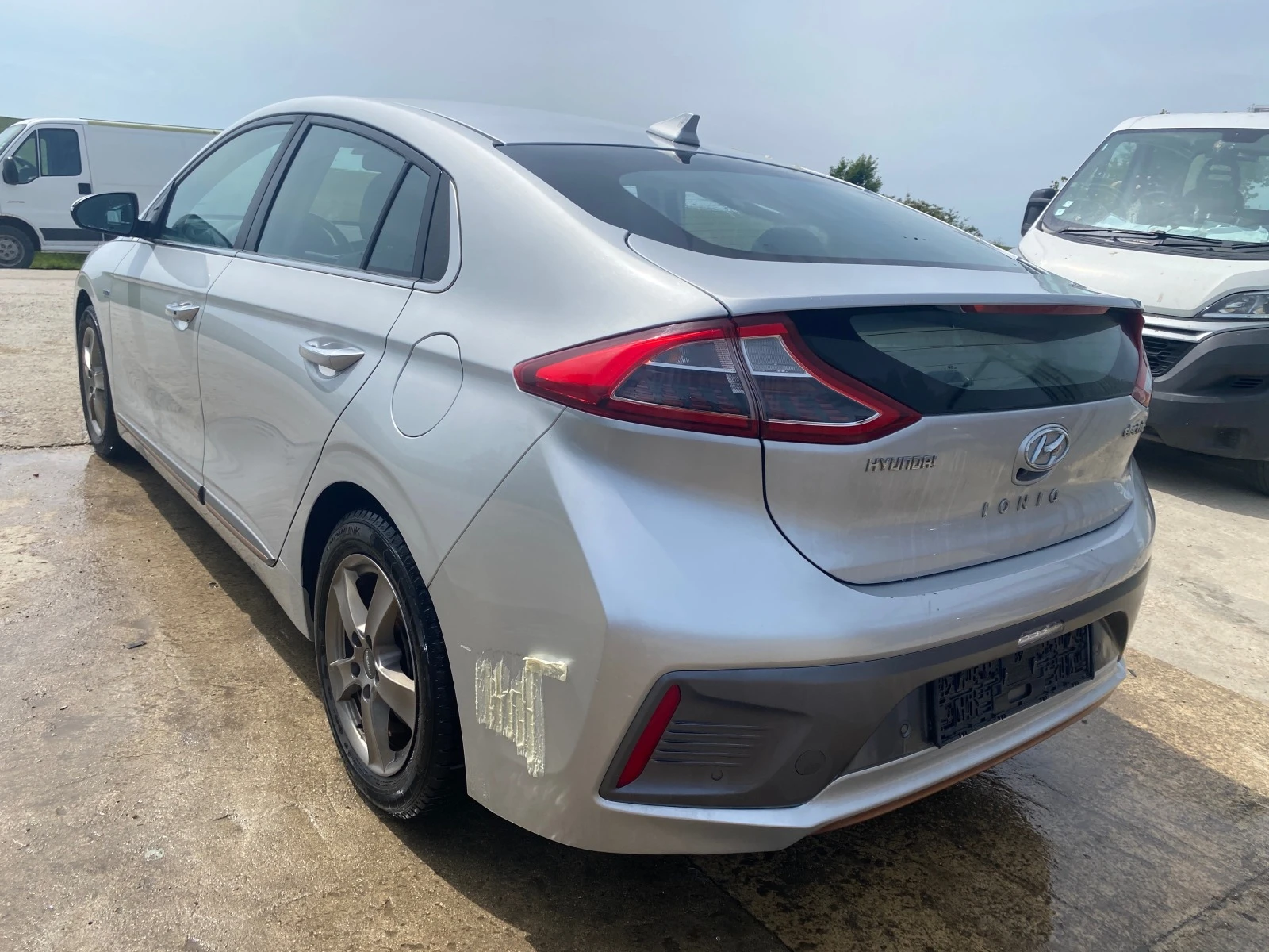 Hyundai Ioniq  - изображение 8