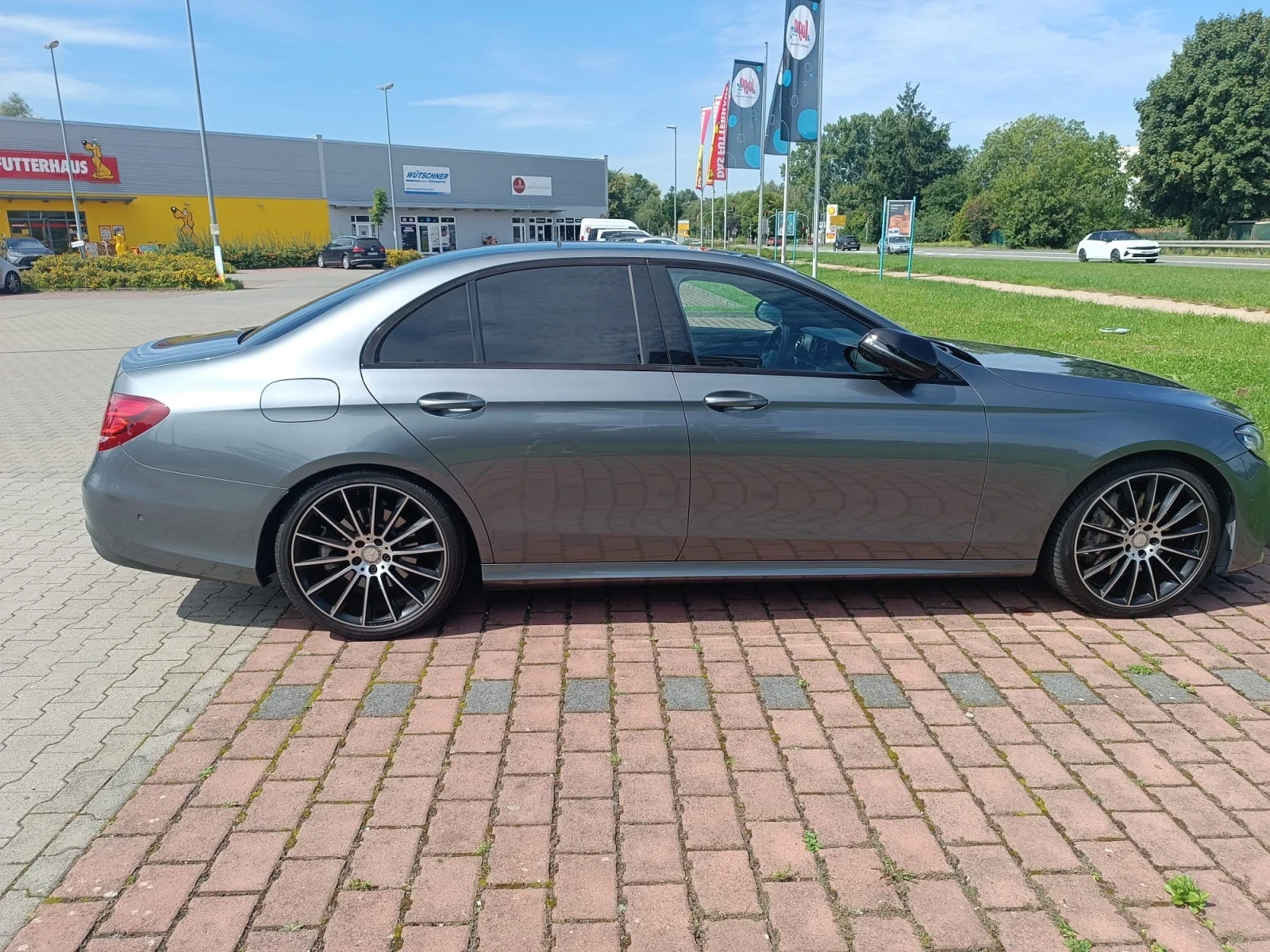 Mercedes-Benz E 350 Запазена без предишни удари, реални КМ, Германия  - изображение 4