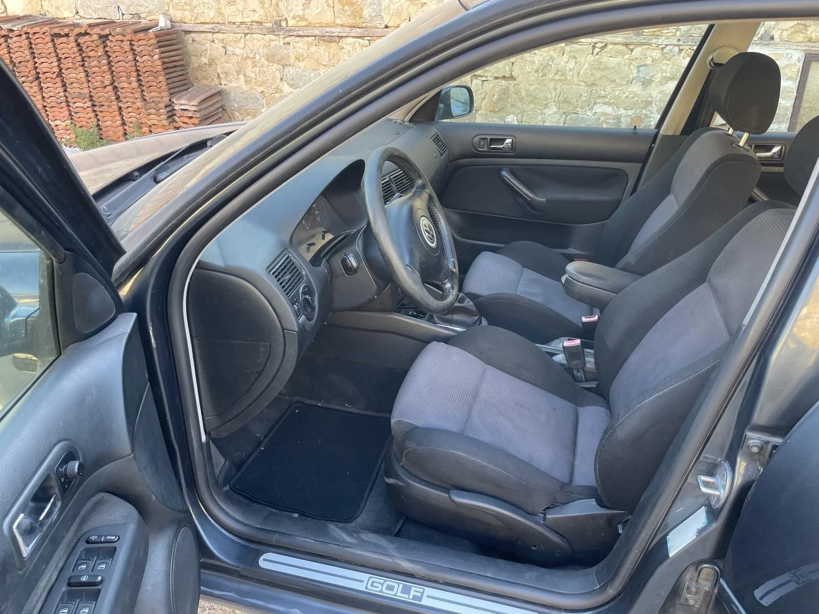 VW Golf 1, 9TDI, 90ks, klimatronik - изображение 7