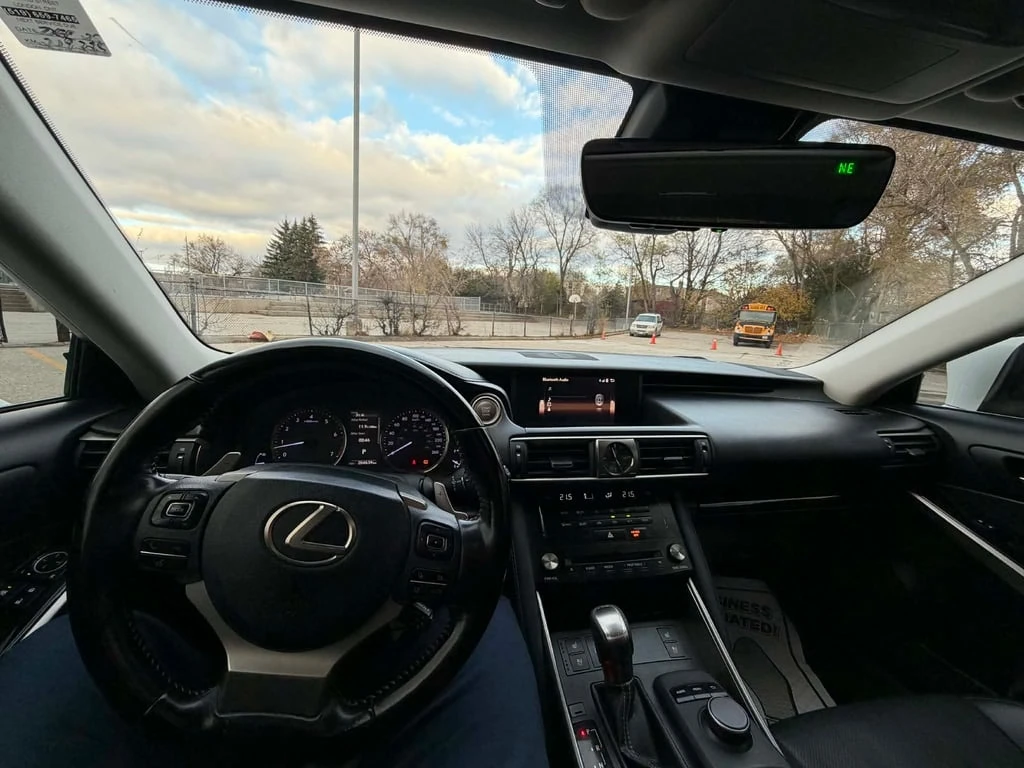 Lexus IS 300 2017 4dr Sdn AWD* CARFAX * ��� ������������ ������ | Mobile.bg � ����������� 12