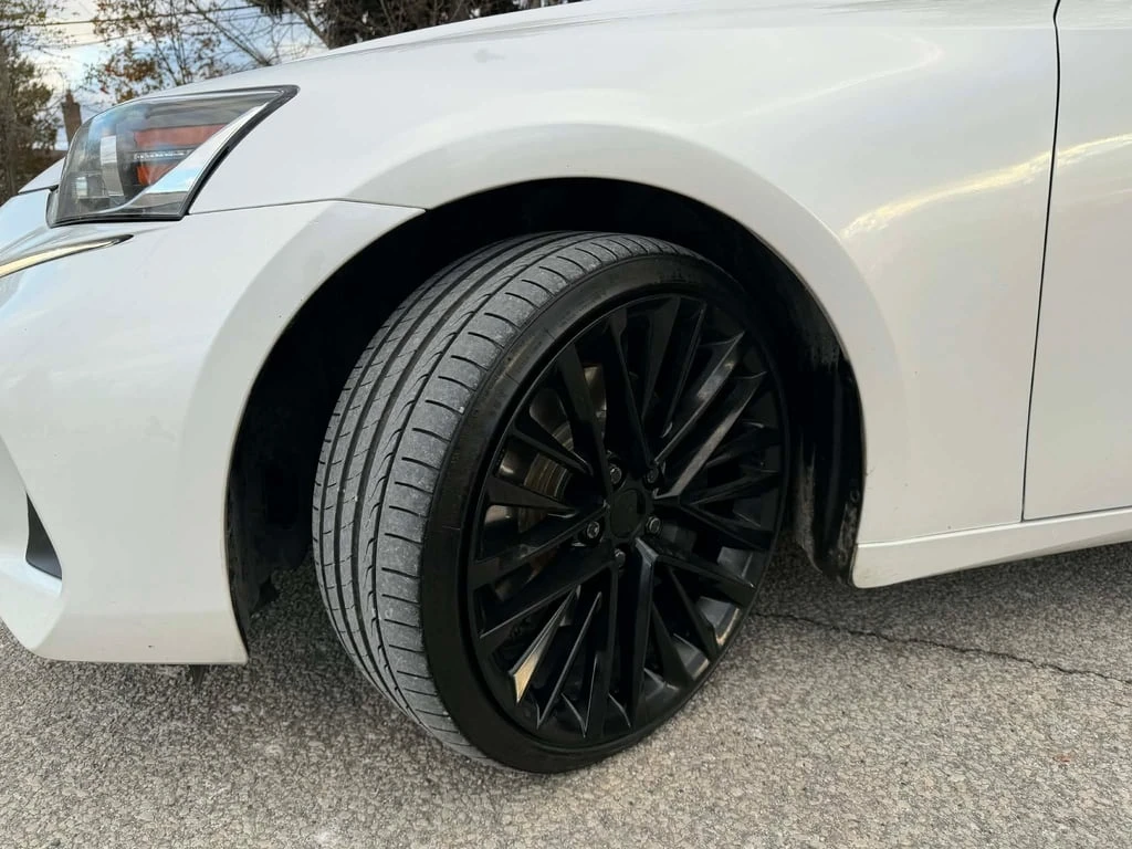 Lexus IS 300 2017 4dr Sdn AWD* CARFAX * ��� ������������ ������ | Mobile.bg � ����������� 9