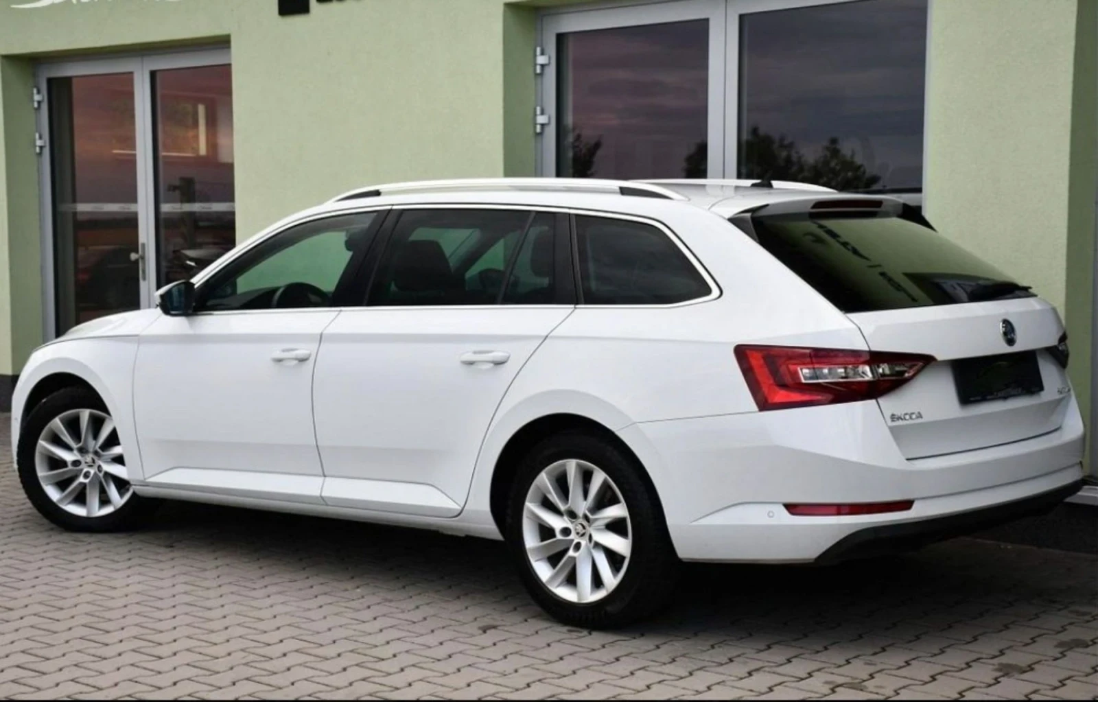 Skoda Superb 1.6 TDI Style - изображение 3