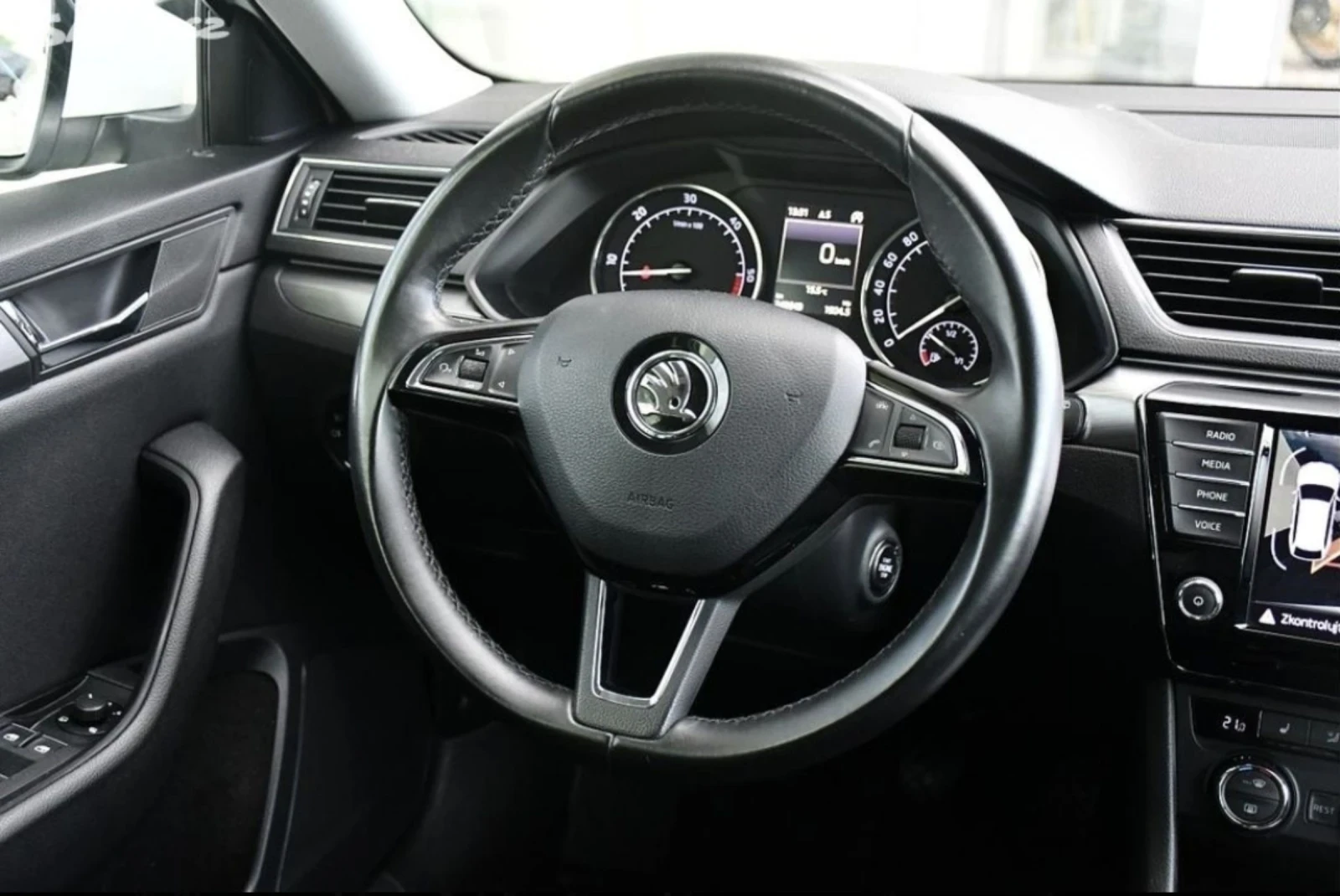 Skoda Superb 1.6 TDI Style - изображение 10