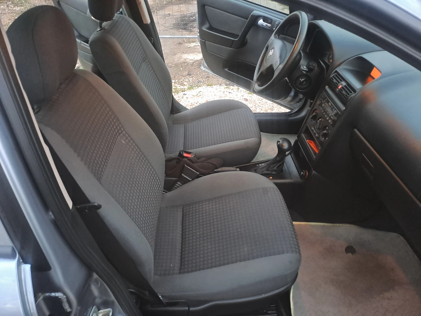 Opel Astra 1.6i....ПЪЛЕН АВТОМАТ , снимка 11 - Автомобили и джипове - 54110559