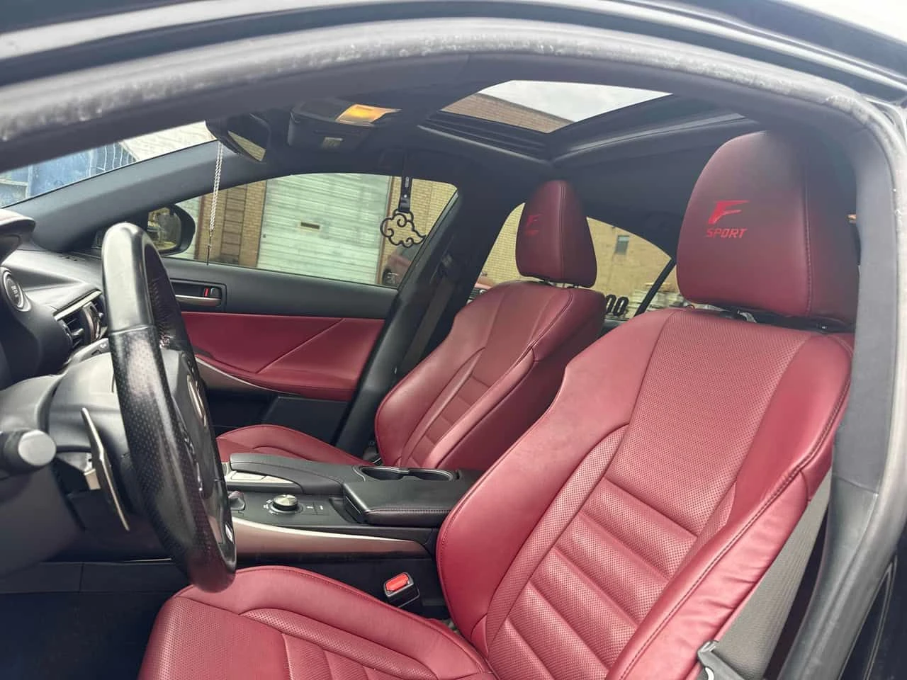 Lexus IS 300 * 4dr Sdn AWD * PANO* KEYLESS* ПОДГРЕВ* , снимка 12 - Автомобили и джипове - 54437126