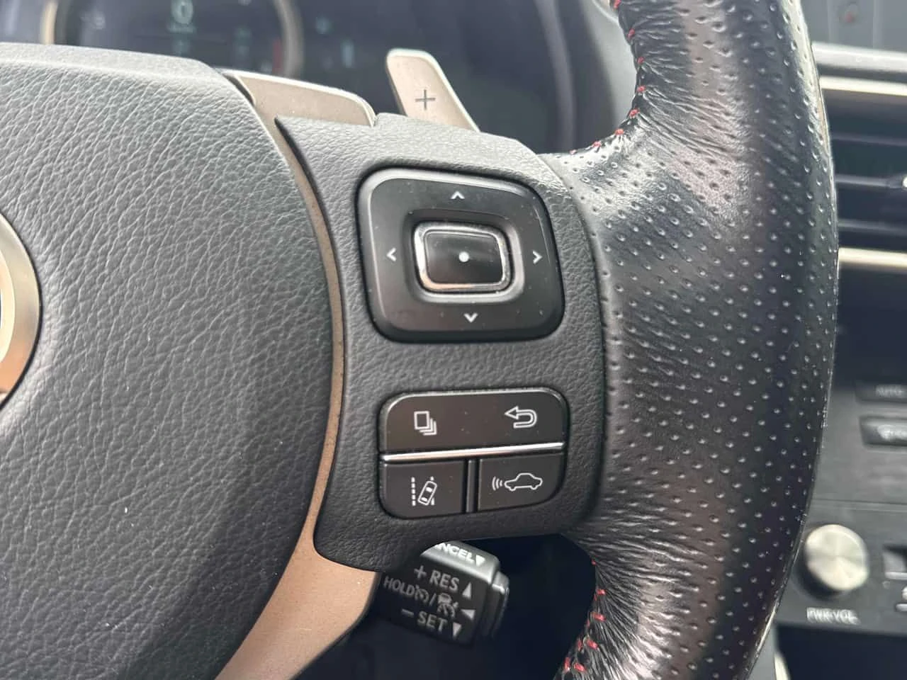 Lexus IS 300 * 4dr Sdn AWD * PANO* KEYLESS* ПОДГРЕВ* , снимка 13 - Автомобили и джипове - 54437126