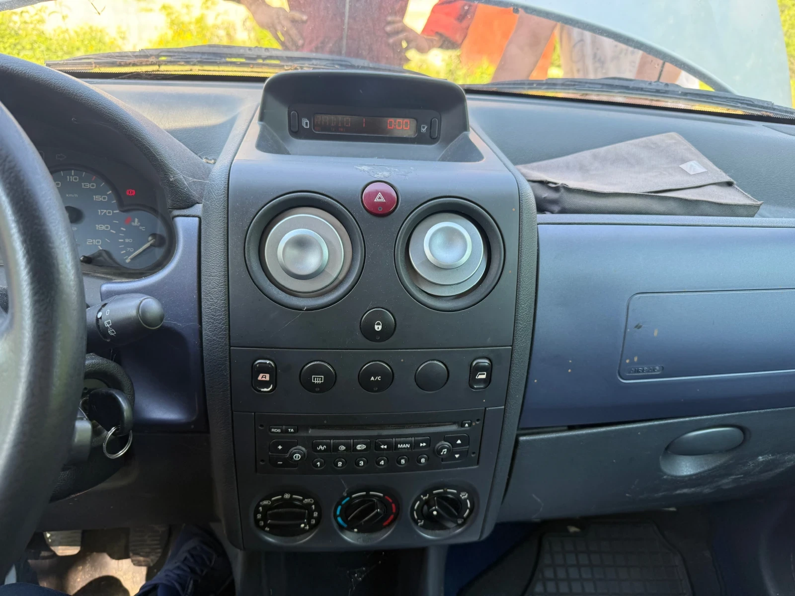 Citroen Berlingo 1.9d 69K.C. / КЛИМАТИК / 2004 ГОДИНА, снимка 8 - Автомобили и джипове - 54921520