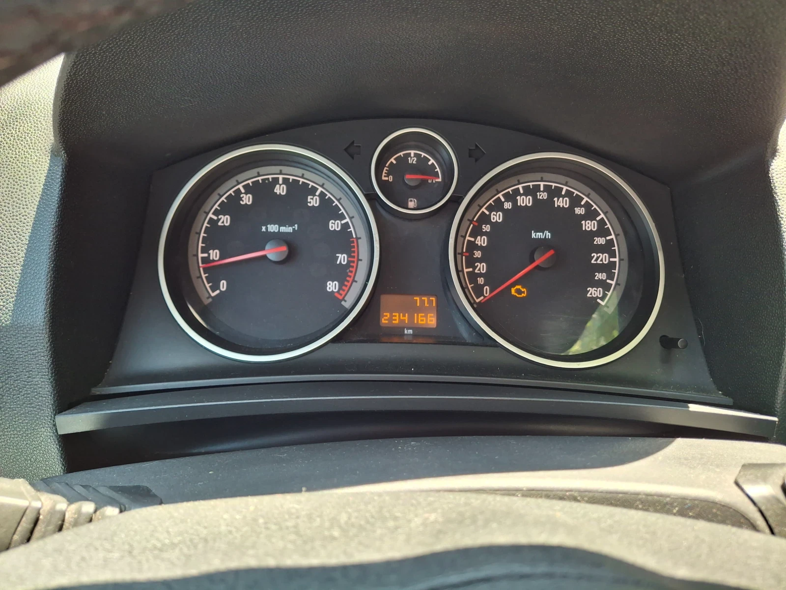 Opel Zafira, снимка 12 - Автомобили и джипове - 55337387