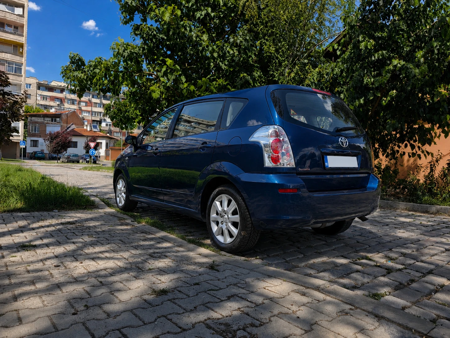 Toyota Corolla verso 1.8Газ/L.Renzo, снимка 3 - Автомобили и джипове - 55482203