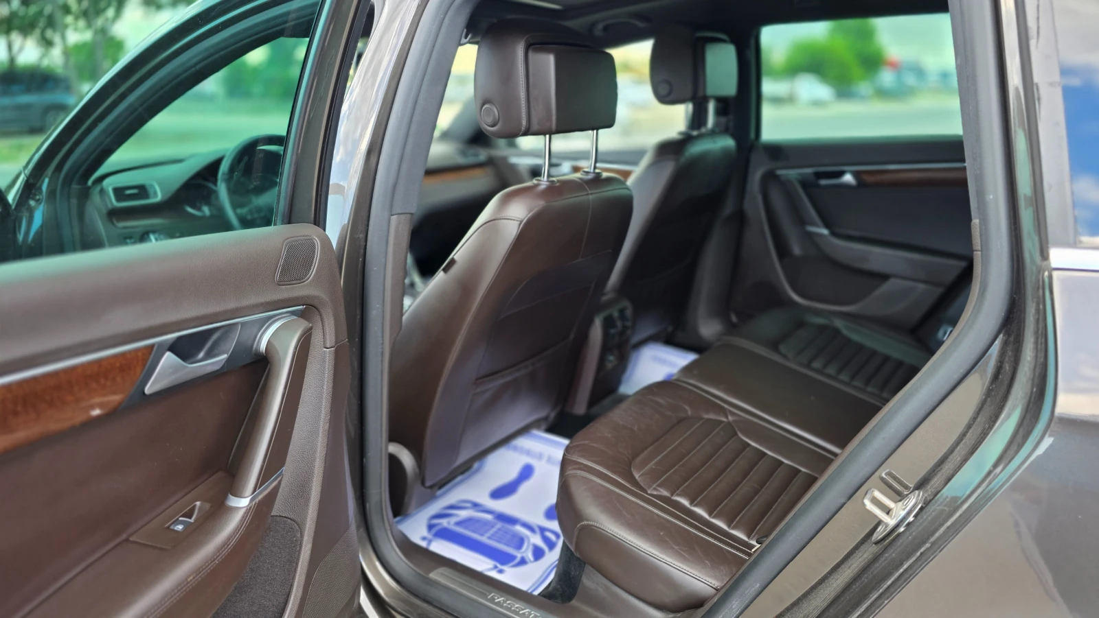 VW Passat УНИКАЛНА/R-LINE, снимка 8 - Автомобили и джипове - 55513969