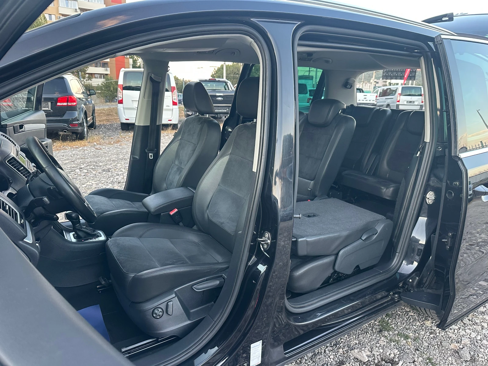 VW Sharan 2.0TDI DSG 140kc 7 MESTEN ITALIA, снимка 9 - Автомобили и джипове - 56260153