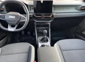 Dacia Duster Extreme 4x4 , 1.2 TCe Mild Hybrid 130HP РЪЧКА 2024, снимка 9