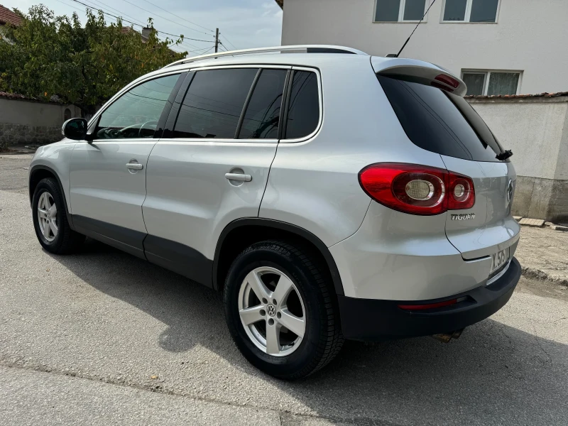 VW Tiguan 2.0 TDI/TOP/FULL/4x4, снимка 4 - Автомобили и джипове - 47565287