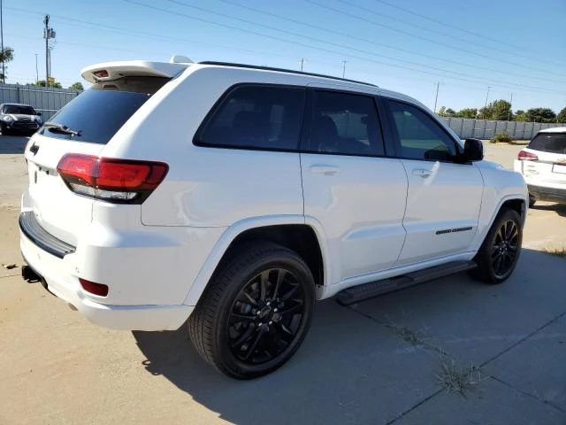 Jeep Grand cherokee LAREDO FULL СЕРВИЗНА ИСТОРИЯ , снимка 3 - Автомобили и джипове - 47857863