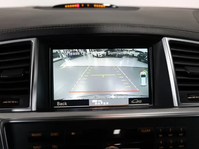 Mercedes-Benz ML 63 AMG HARMAN* LANE ASSIST* PANO* * KEYLESS | Mobile.bg   11