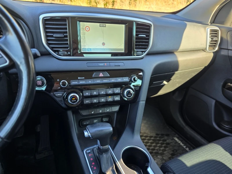 Kia Sportage, снимка 2 - Автомобили и джипове - 56361577