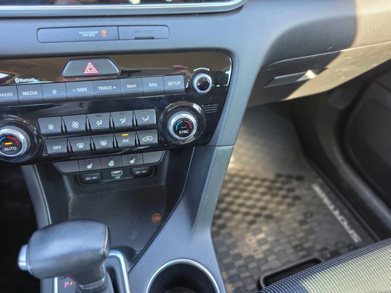 Kia Sportage, снимка 3 - Автомобили и джипове - 56361577