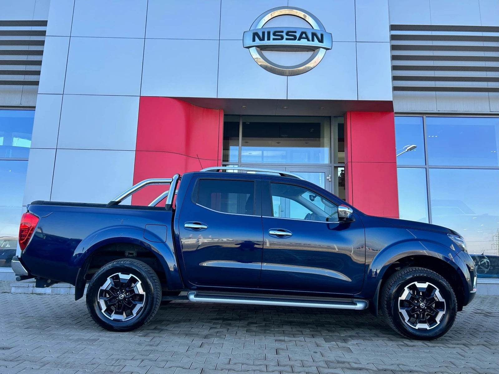 Nissan Navara 2.3 dCi 7A/T Tekna  - изображение 2