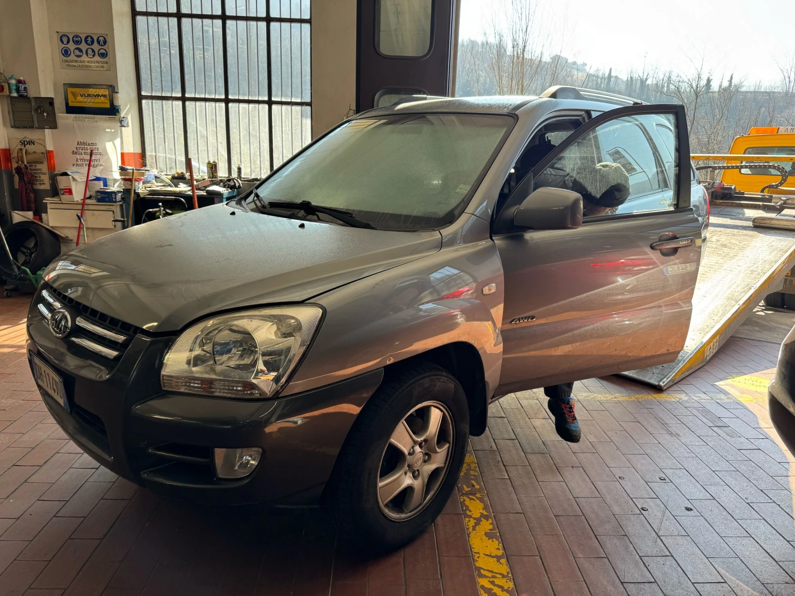 Kia Sportage 2.0CRDi-140ps-4x4 - изображение 2