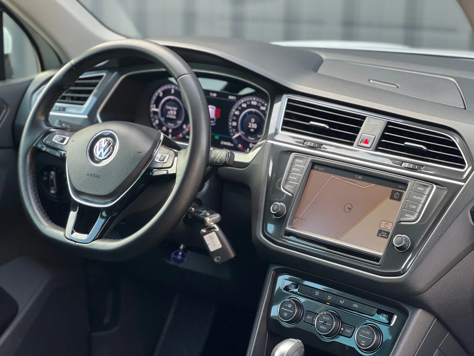 VW Tiguan R-LINE MATRIX DIGITAL COCKPIT 4MOTION | Mobile.bg   15