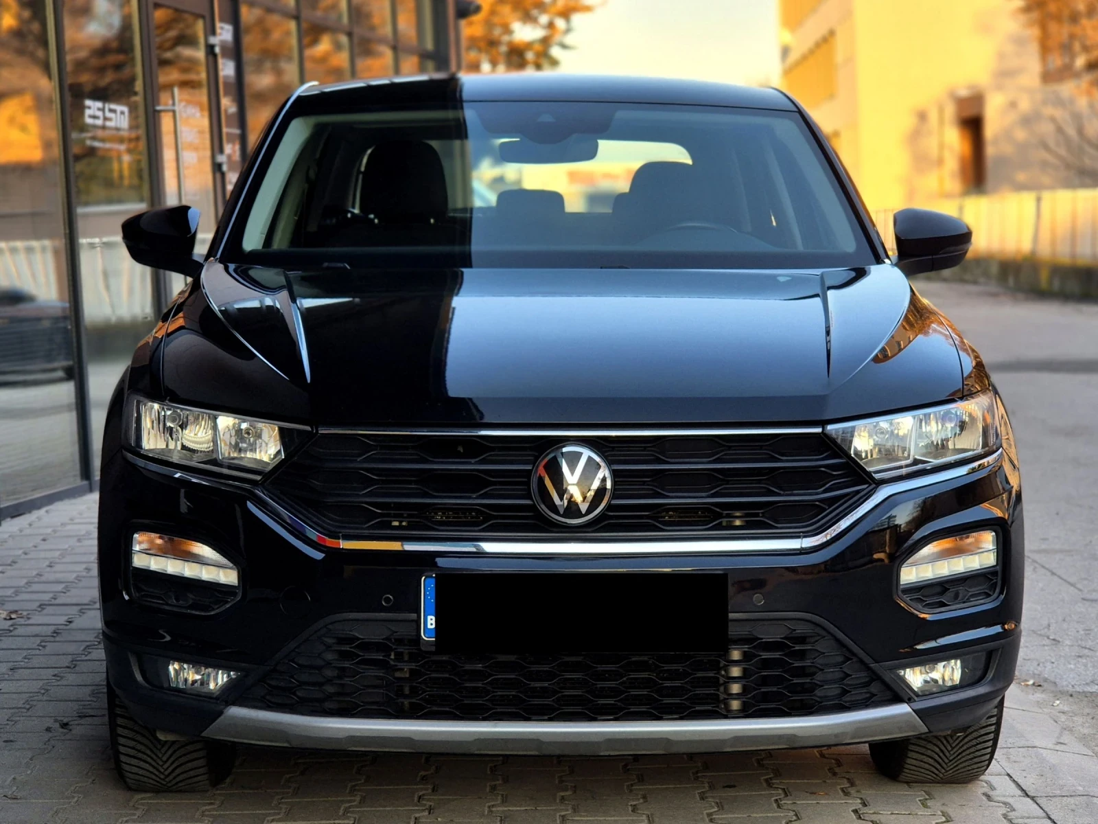 VW T-Roc 2.0 TDI DSG * Пълна сервизна история във Фолксваге - изображение 2