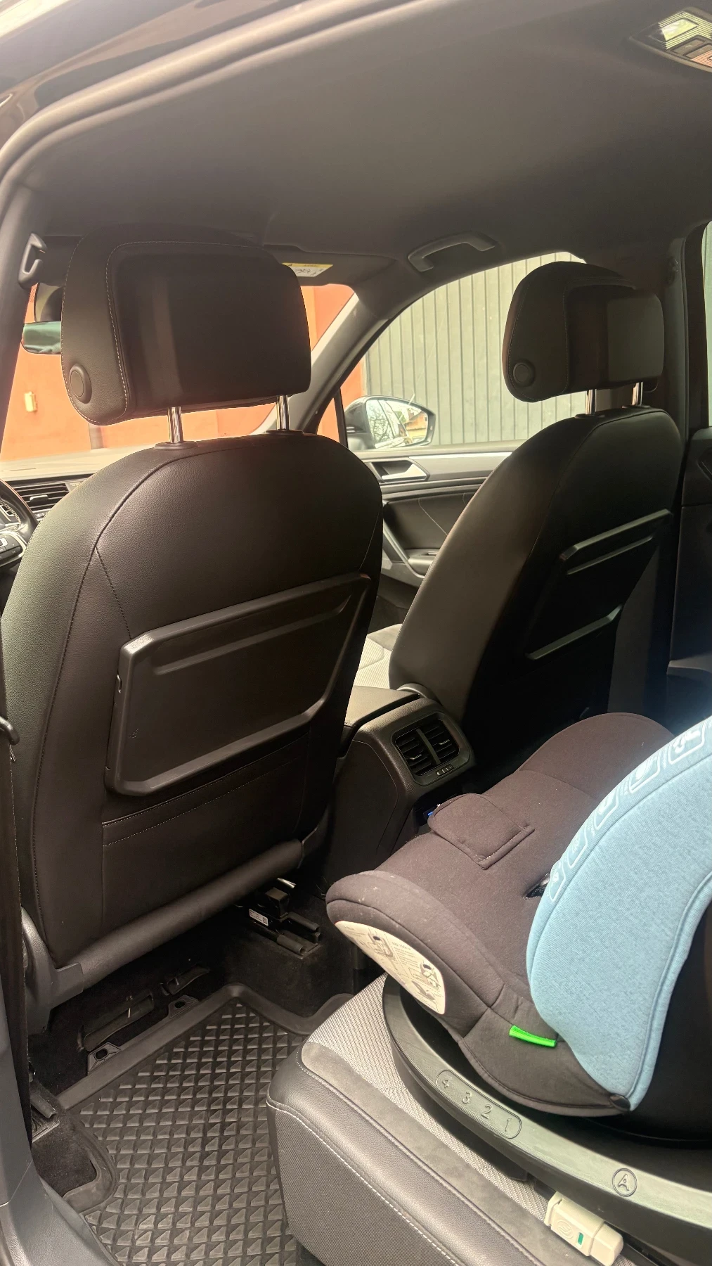 VW Tiguan R-line, снимка 9 - Автомобили и джипове - 54188240