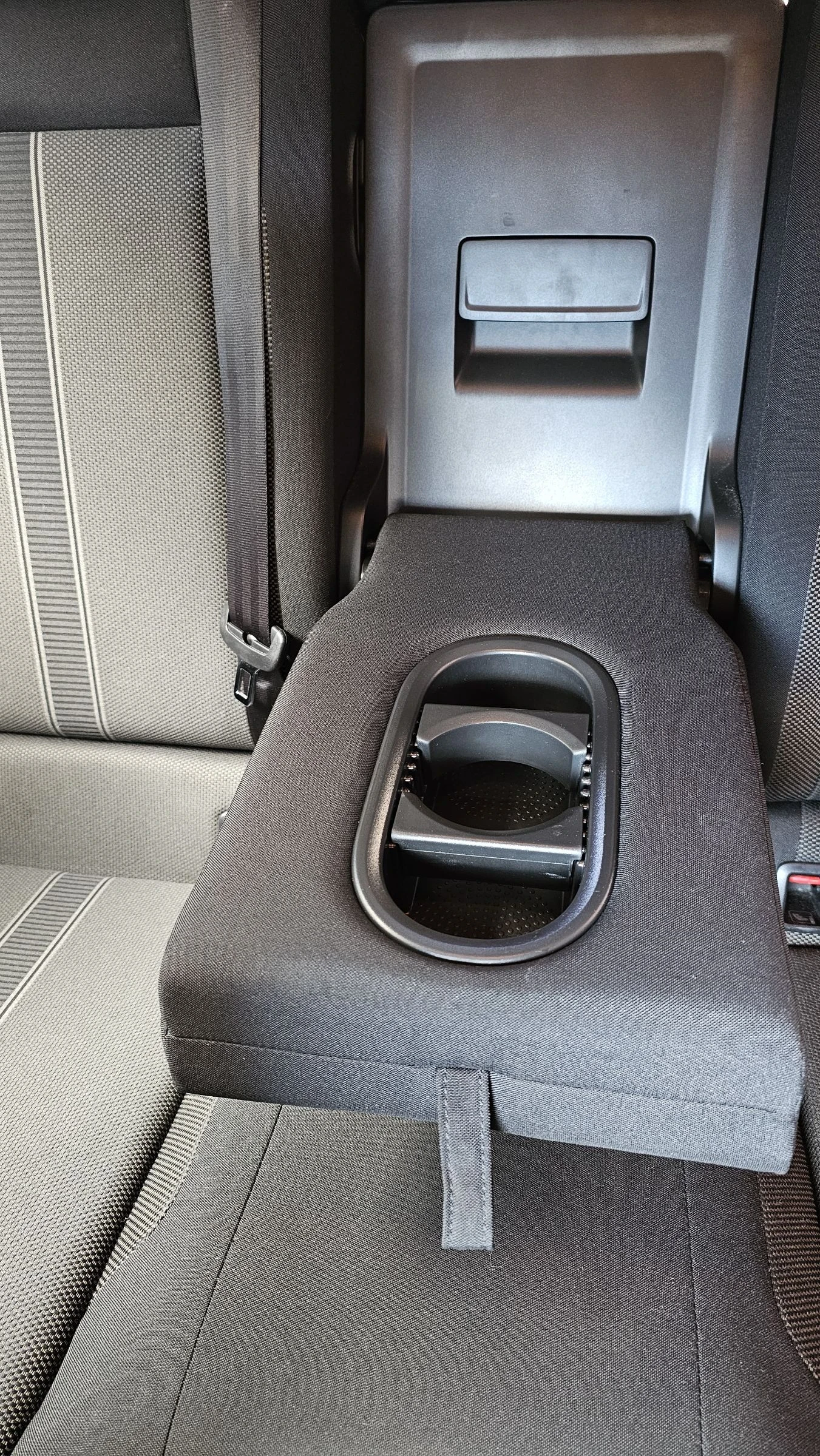 VW T-Roc, снимка 9 - Автомобили и джипове - 54260277