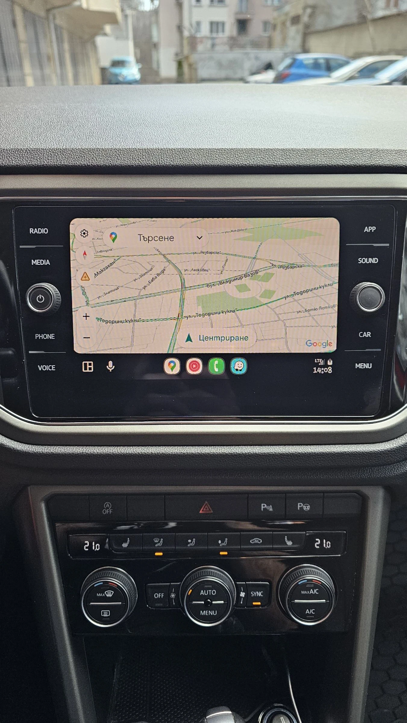 VW T-Roc, снимка 11 - Автомобили и джипове - 54260277