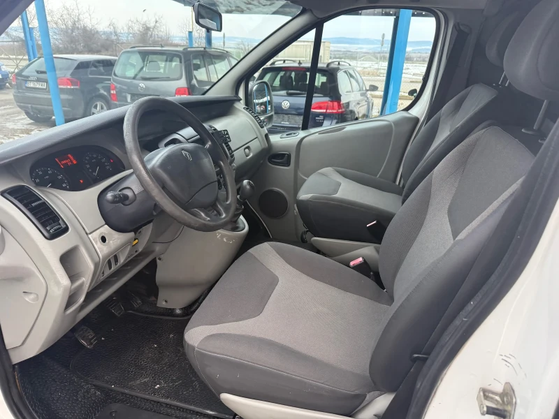 Renault Trafic 2.0, снимка 10 - Бусове и автобуси - 53128251