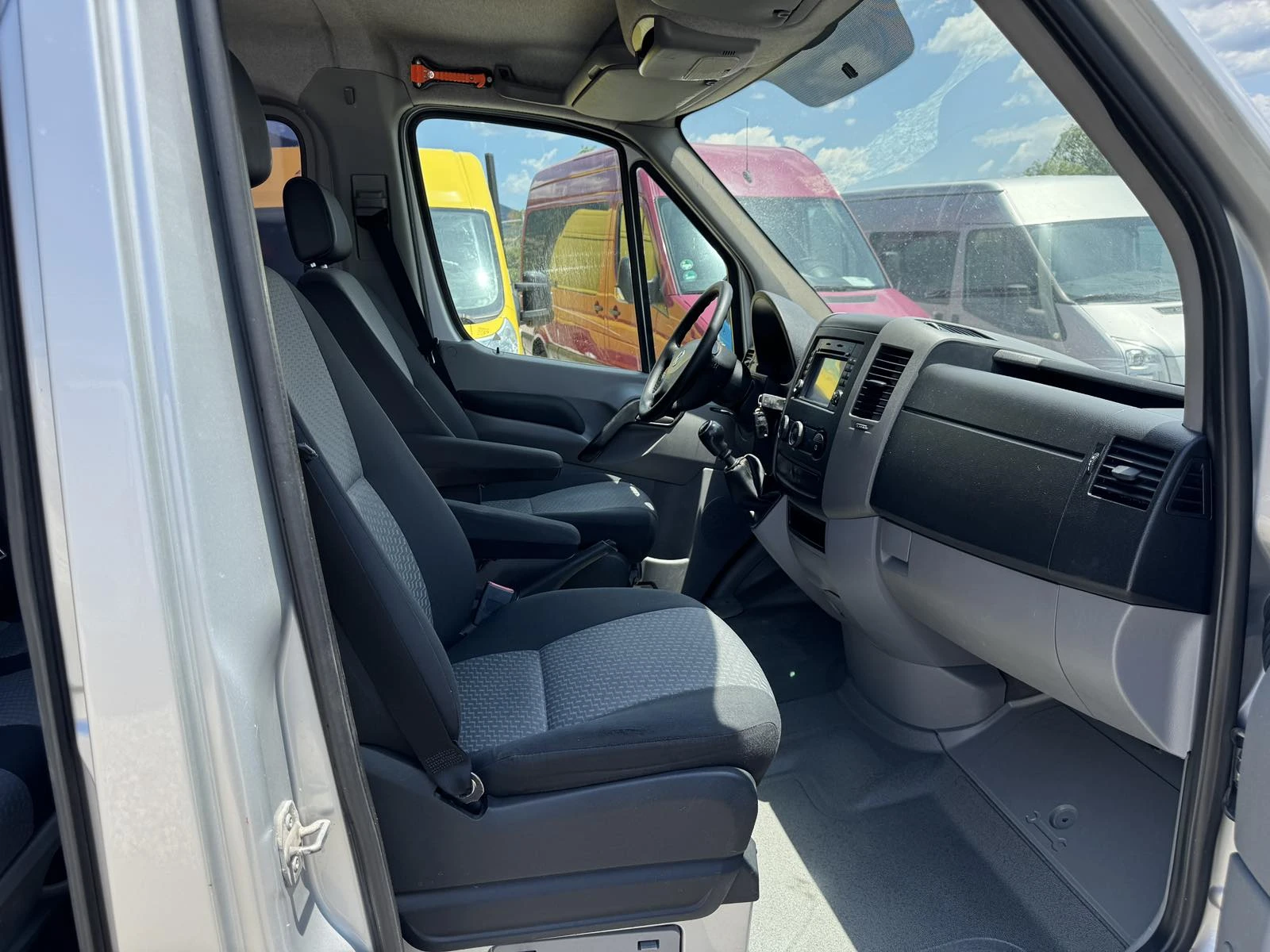 VW Crafter 5местен KLIMA - изображение 10