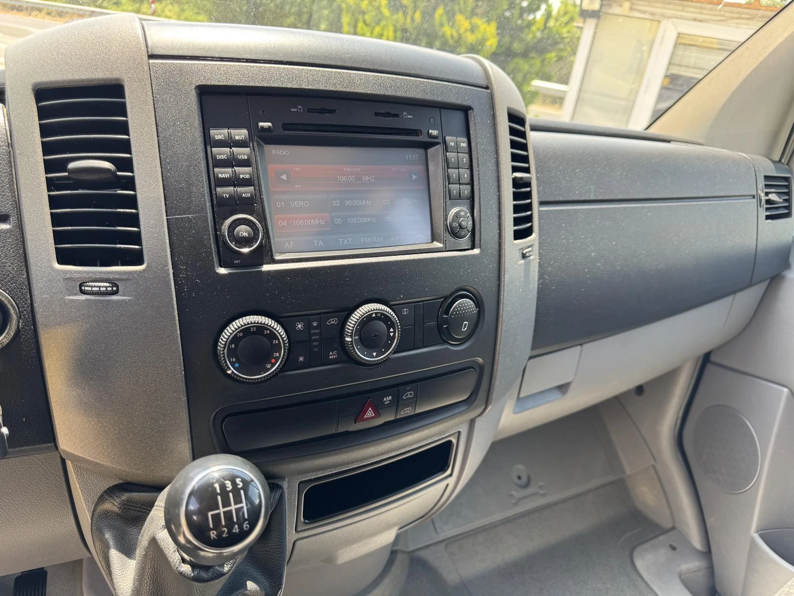 VW Crafter 5местен KLIMA - изображение 8