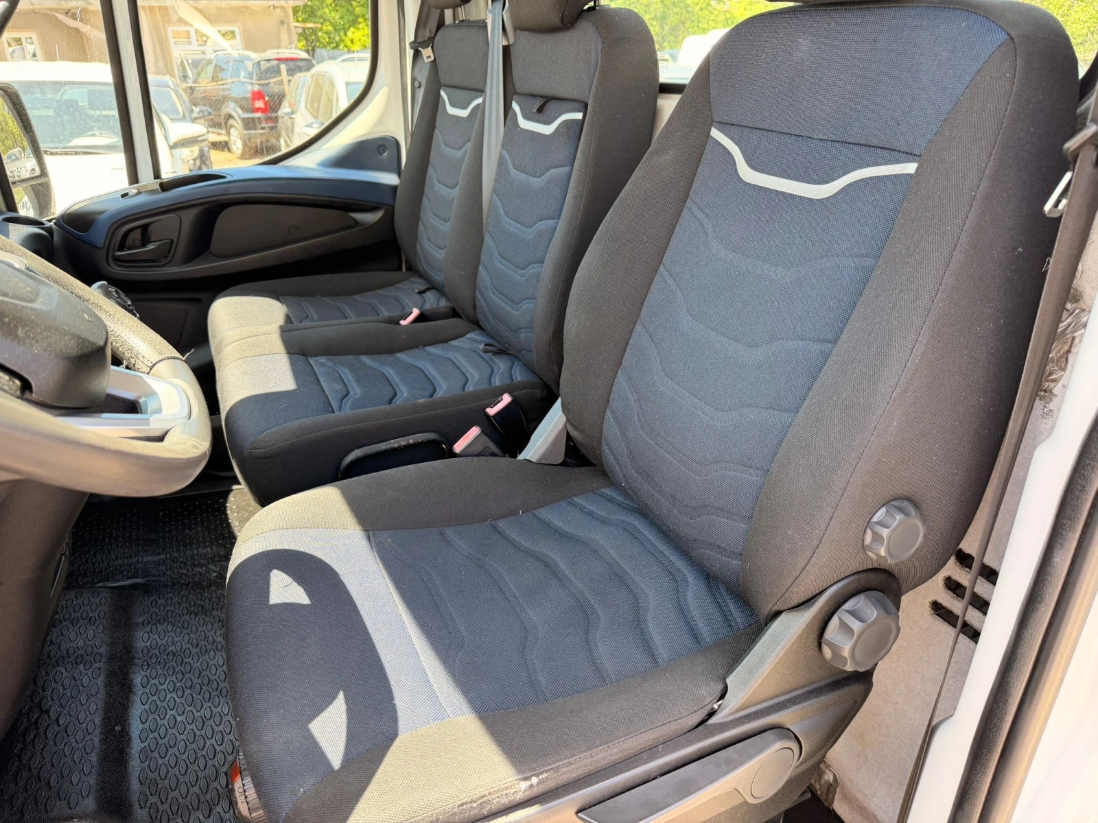 Iveco 35c15 3.0I METAH/ ДВОЙНА ГУМА, снимка 13 - Бусове и автобуси - 54713341
