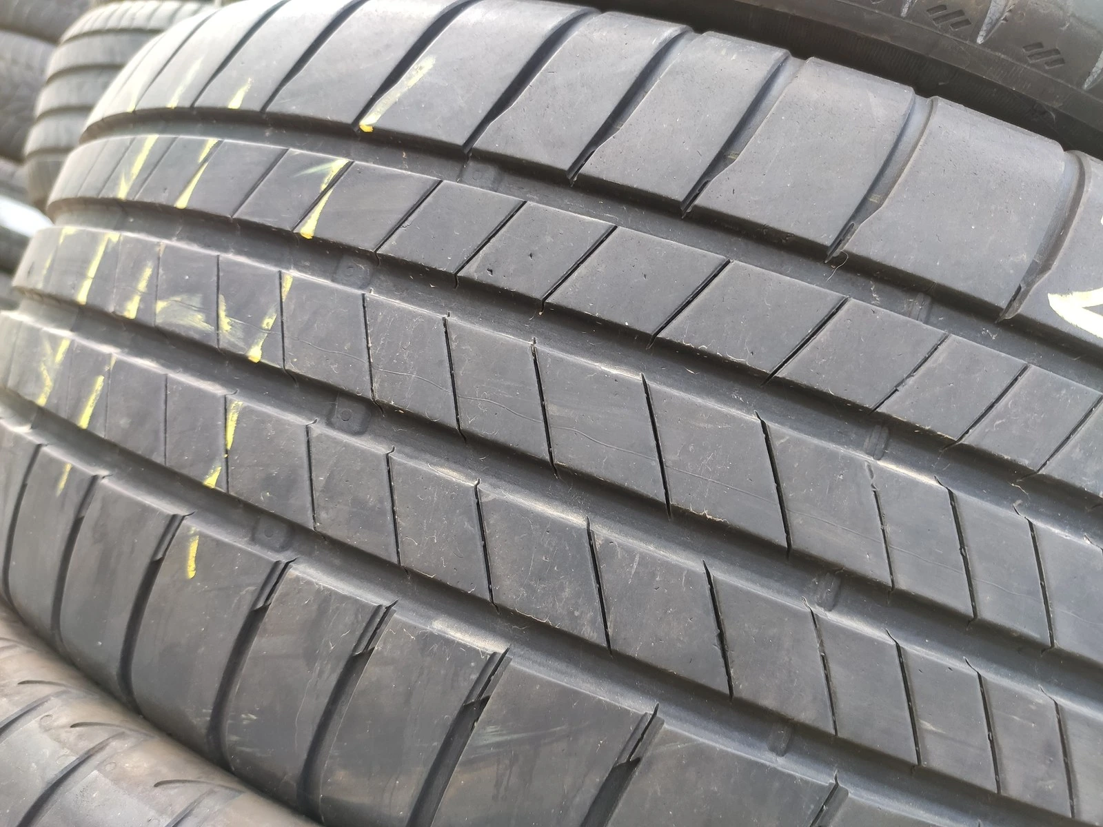 Гуми Летни 235/55R18, снимка 3 - Гуми и джанти - 56664455