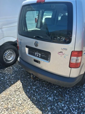 VW Caddy 1.9  TDI  LIFE 7 места , снимка 2