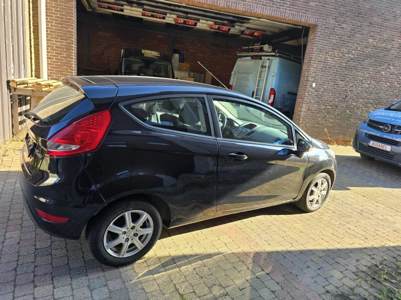 Ford Fiesta 1, 6, снимка 3 - Автомобили и джипове - 47205829