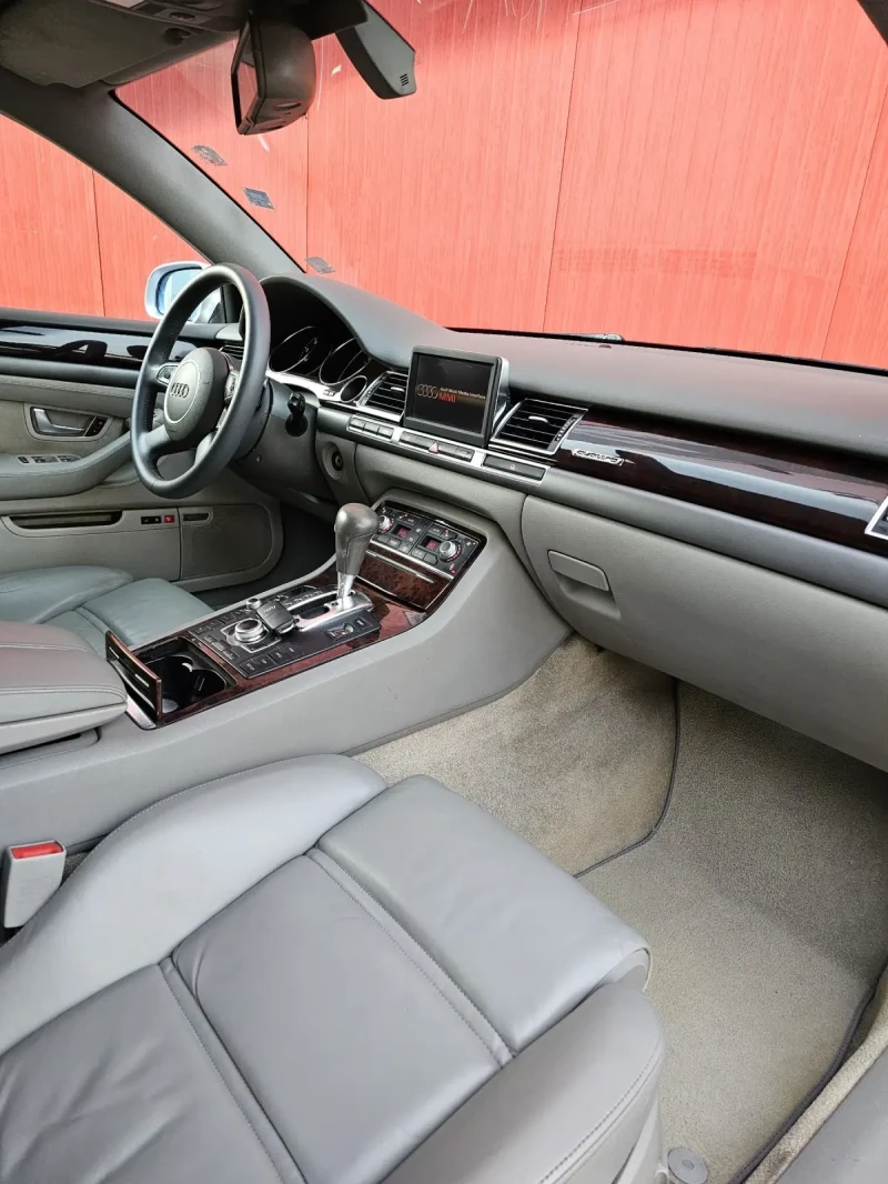 Audi A8 S-Line Газ-Бензин, снимка 13 - Автомобили и джипове - 48034311