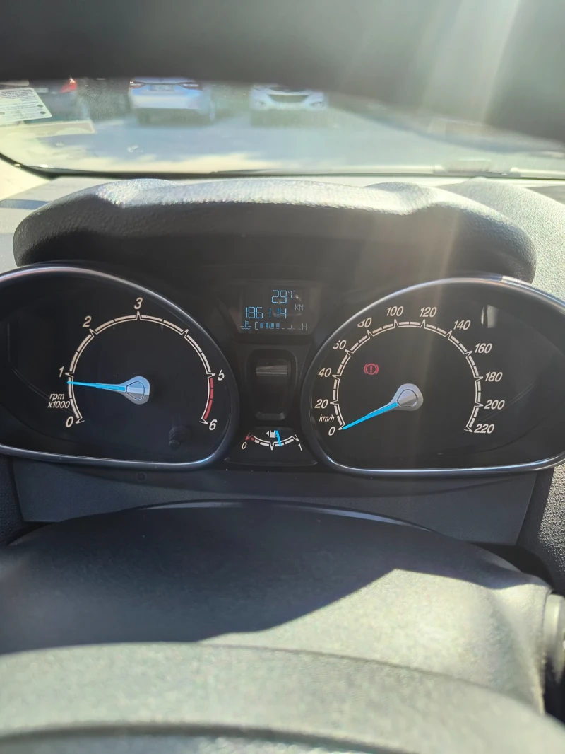 Ford Fiesta 1.6 TDCi Titanium , снимка 10 - Автомобили и джипове - 52384573