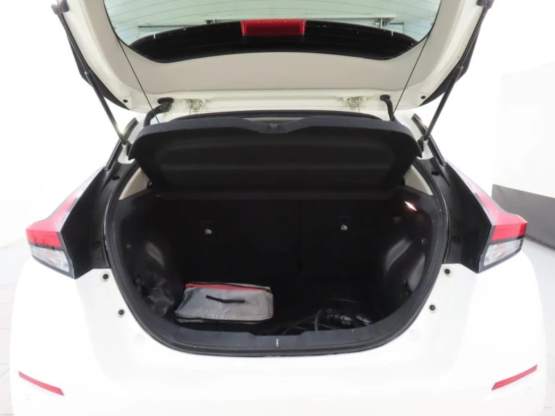 Nissan Leaf  40 kWh N-connecta, снимка 3 - Автомобили и джипове - 53181136