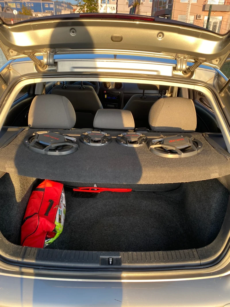 Seat Ibiza, снимка 6 - Автомобили и джипове - 53391816