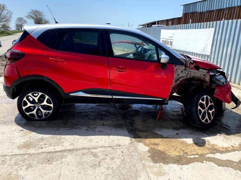 Renault Captur 1.5 DCI, снимка 2 - Автомобили и джипове - 32722432