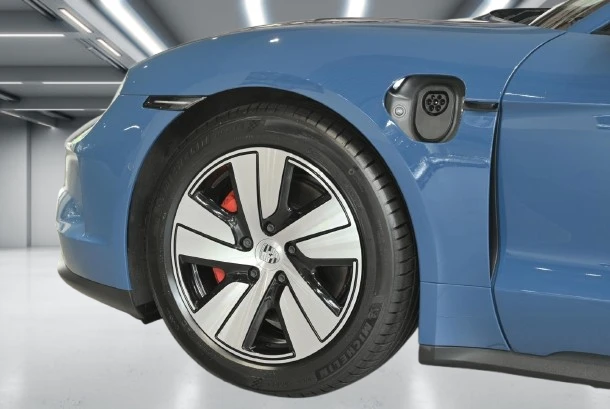 Porsche Taycan 4S Sport Turismo = Panorama = Гаранция - изображение 6