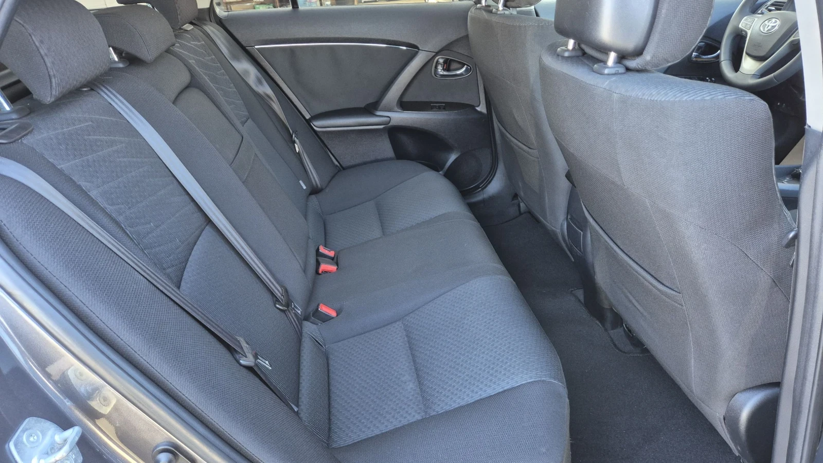 Toyota Avensis 2.2  150.. | Mobile.bg   15