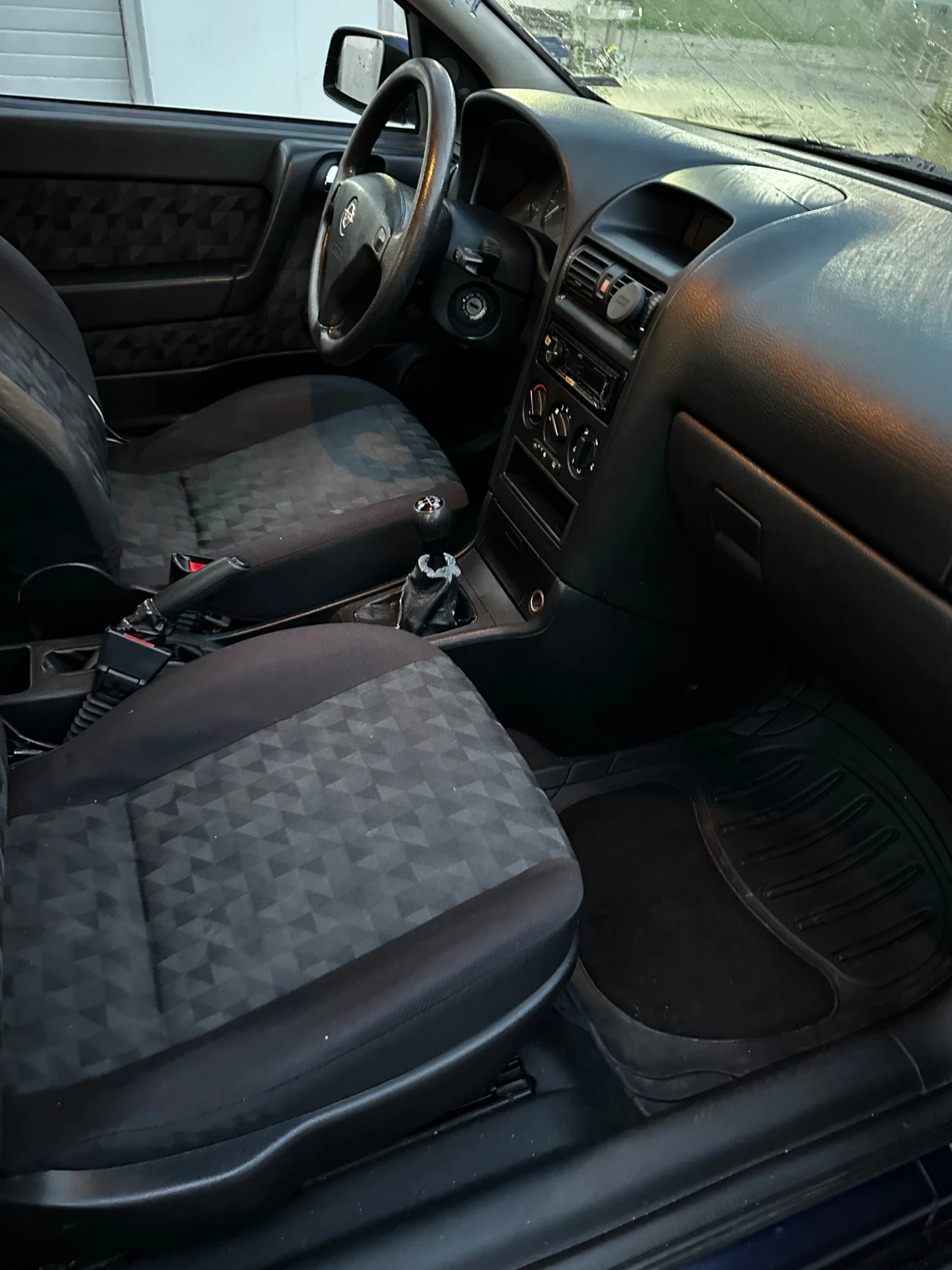 Opel Astra 1.6 Моноинжекция - изображение 8