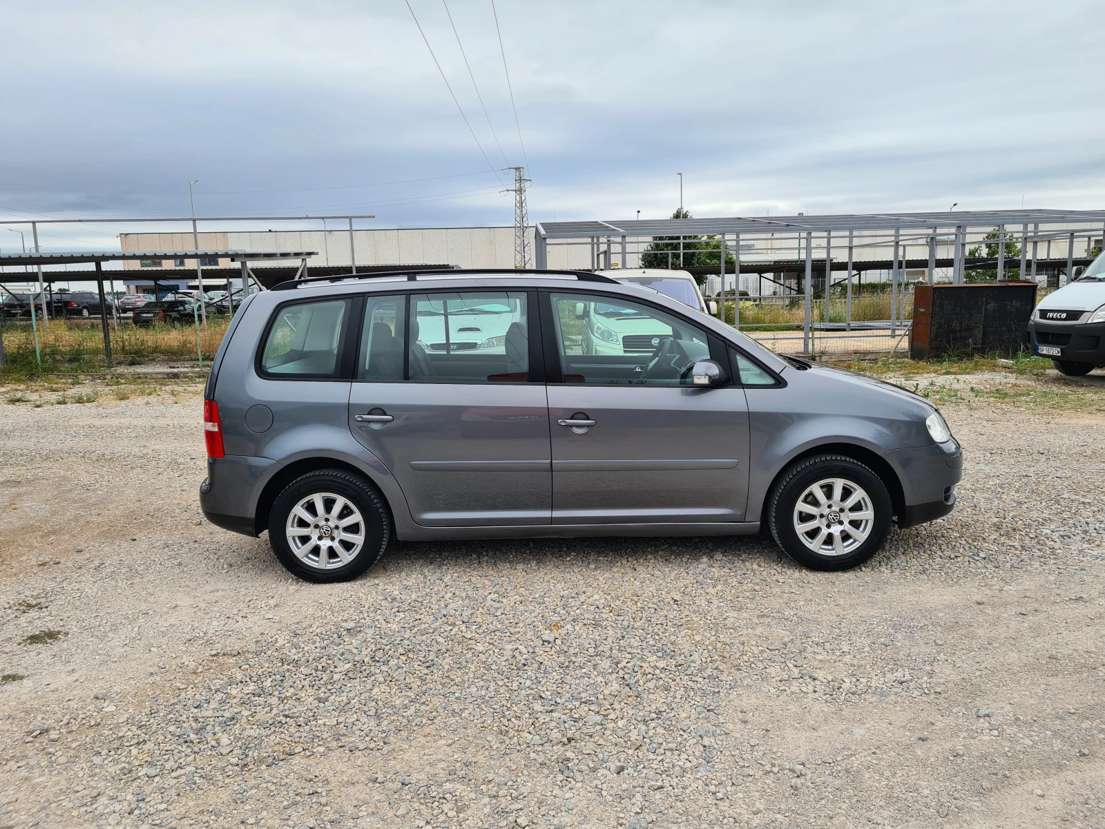 VW Touran 1.6.102кс 170000км - изображение 4