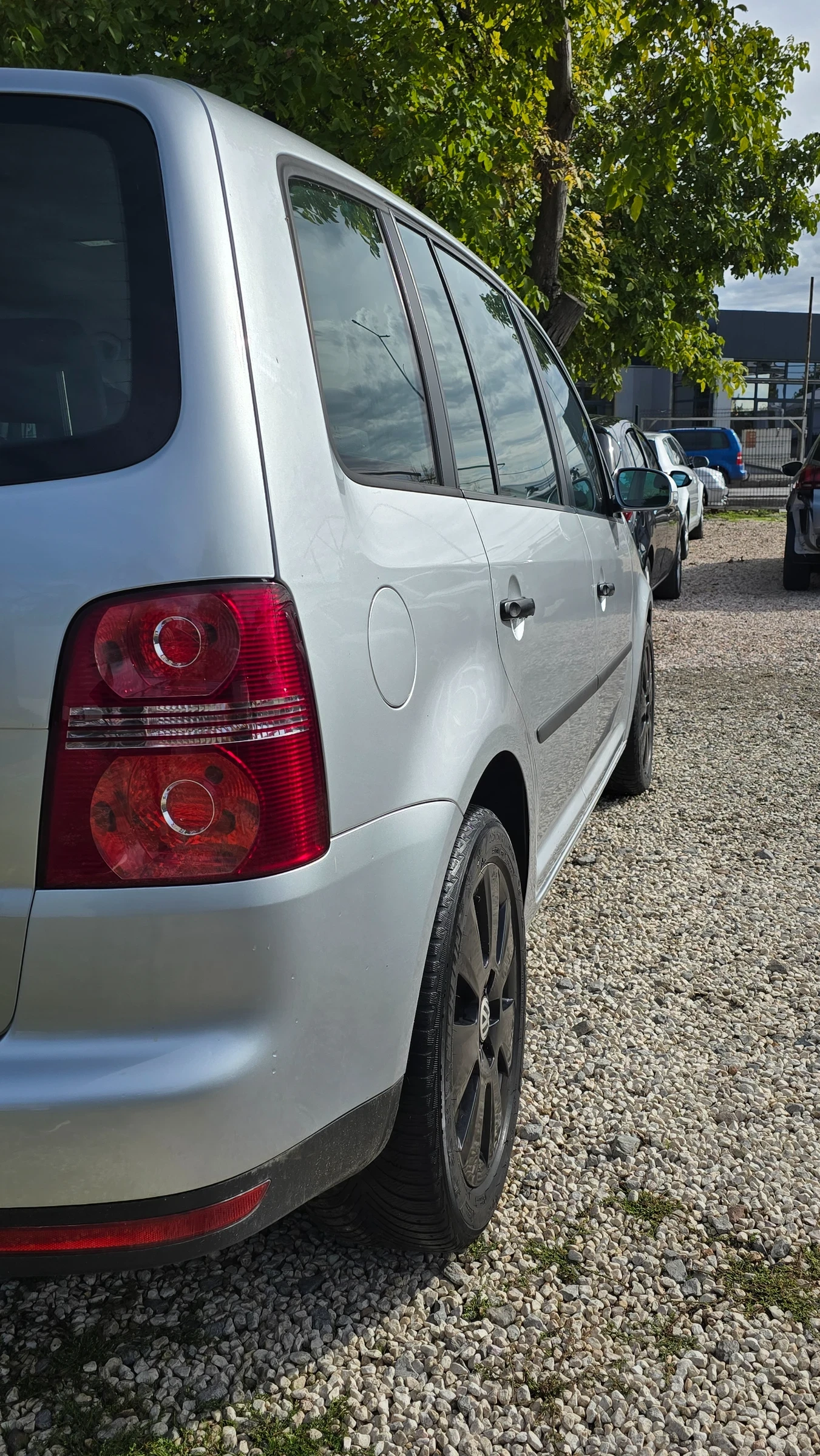 VW Touran 1.9 tdi 105 кс 6 Скорости  | Mobile.bg — изображение 7