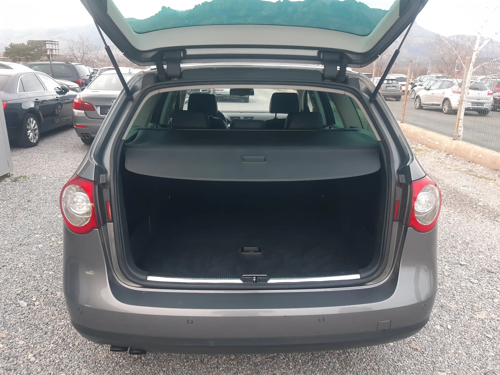 VW Passat като нова фул, снимка 15 - Автомобили и джипове - 51397701