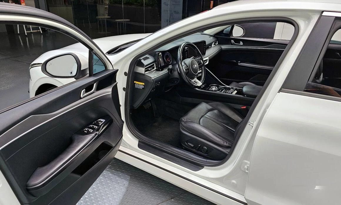 Kia K5 | Mobile.bg   11