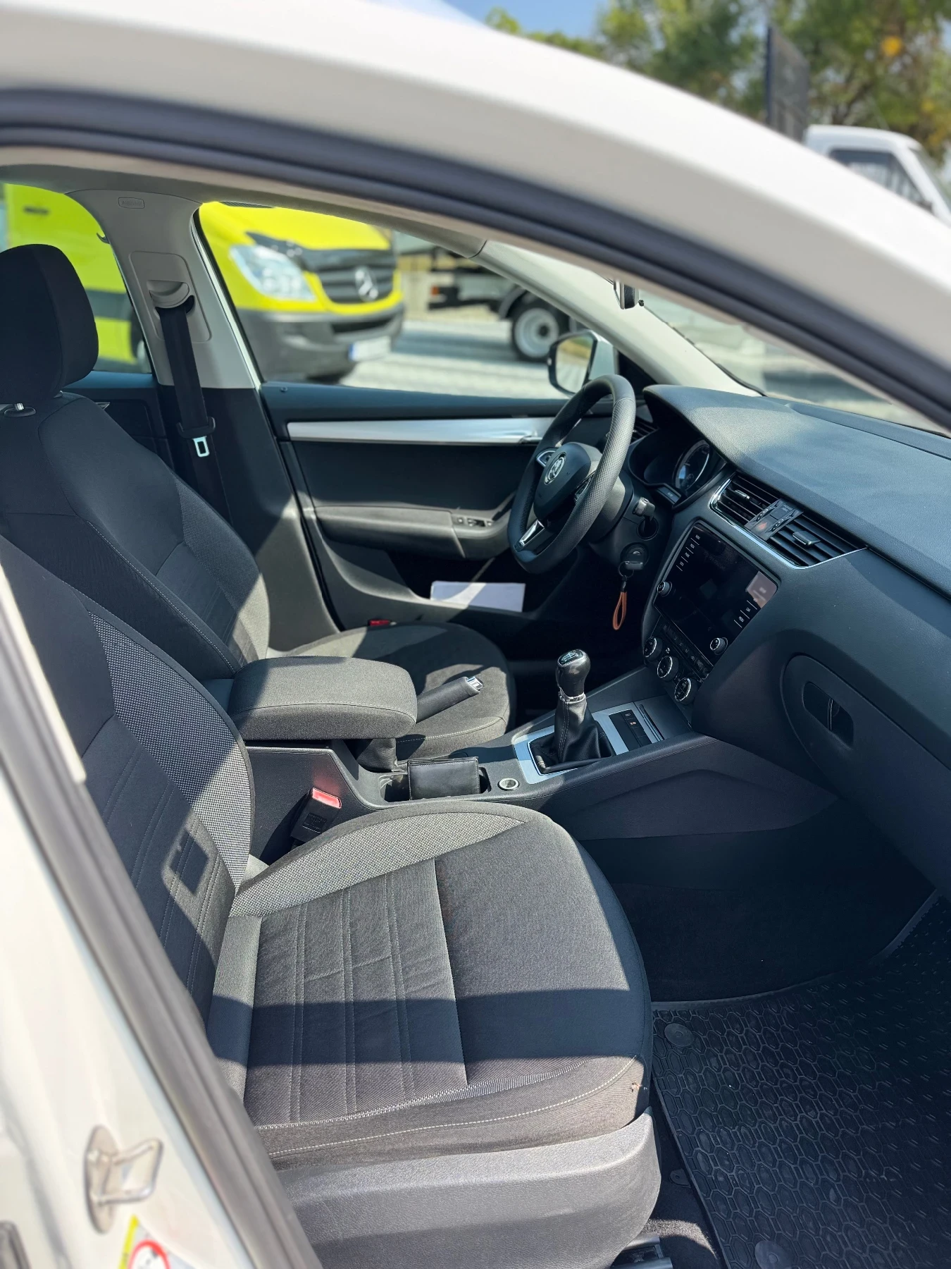 Skoda Octavia 2.0TDI 150k.c - изображение 10